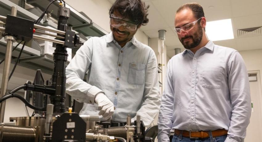 Saptarshi Das Students Pictured in Lab