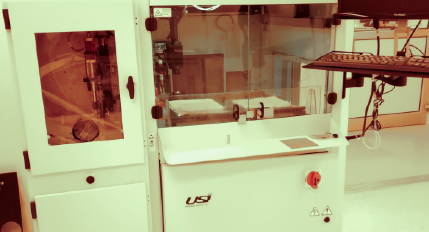 Lithography prism spray coater